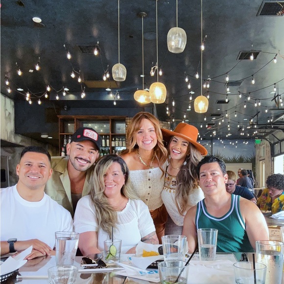 KARINESCLOSET IS LIVE - Picture 5 of 15